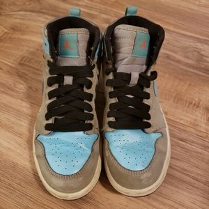 Nike 705324-027: Air Jordan 1 Retro High GREY/Blue Sneaker 13 child (boy/girl)